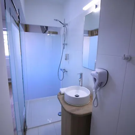 Chambres4you Bed & Breakfast *